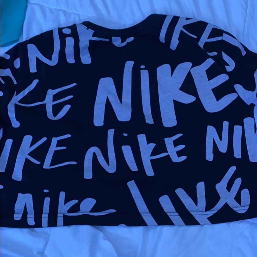 nike crop top